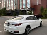 Lexus ES 250 2019 года за 19 300 000 тг. в Астана – фото 4