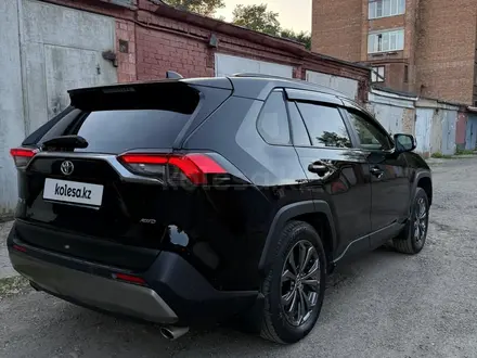 Toyota RAV4 2022 года за 16 000 000 тг. в Усть-Каменогорск – фото 3