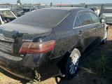 Toyota Camry 2008 года за 177 777 тг. в Актобе – фото 2