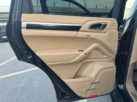 Porsche Cayenne 2013 года за 13 500 000 тг. в Алматы – фото 14