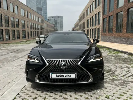 Lexus ES 350 2020 года за 25 000 000 тг. в Алматы – фото 3