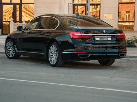 BMW 750 2016 года за 30 000 000 тг. в Актау – фото 4