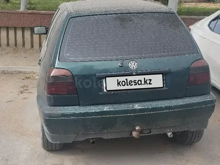 Volkswagen Golf 1997 года за 600 000 тг. в Актау – фото 2