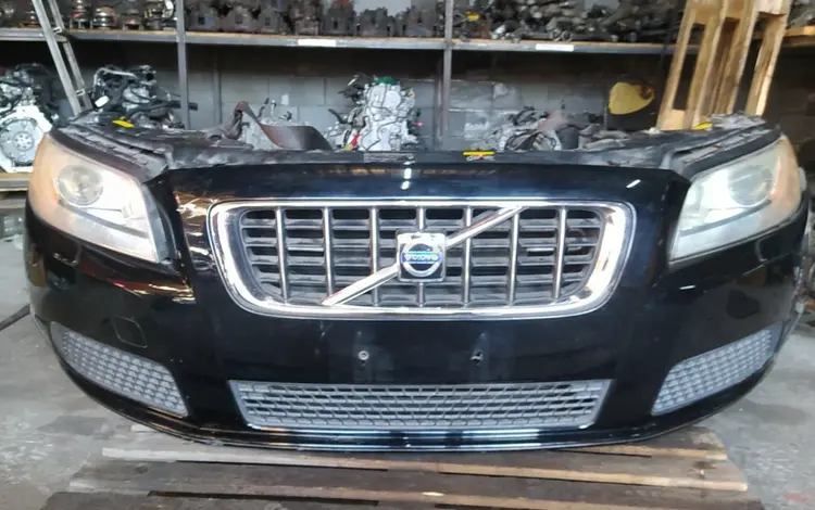 Фары Volvo ксенон за 120 000 тг. в Алматы
