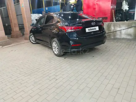 Hyundai Accent 2018 года за 5 500 000 тг. в Алматы – фото 5