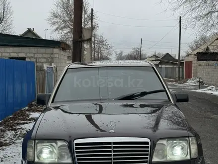 Mercedes-Benz E 320 1993 года за 2 500 000 тг. в Талдыкорган