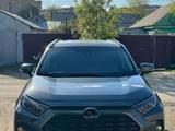 Toyota RAV4 2020 года за 15 500 000 тг. в Актобе