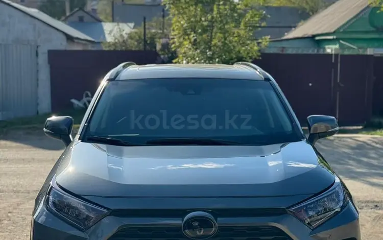 Toyota RAV4 2020 годаүшін15 500 000 тг. в Актобе