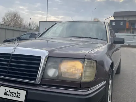 Mercedes-Benz E 230 1992 года за 1 500 000 тг. в Алматы – фото 2