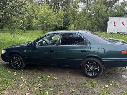 Toyota Camry 1998 года за 2 800 000 тг. в Кокшетау – фото 2