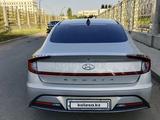 Hyundai Sonata 2022 года за 10 600 000 тг. в Астана – фото 3