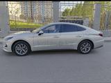 Hyundai Sonata 2022 года за 10 600 000 тг. в Астана – фото 2