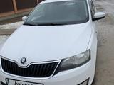 Skoda Rapid 2013 года за 3 900 000 тг. в Атырау – фото 2