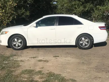 Toyota Camry 2010 года за 6 700 000 тг. в Аксай – фото 2