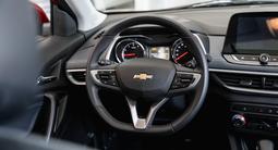 Chevrolet Tracker Premier 2023 года за 10 390 000 тг. в Алматы – фото 5