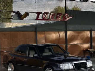 Mercedes-Benz E 320