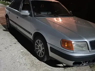 Audi 100