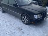 Mercedes-Benz E 220 1995 года за 2 000 000 тг. в Астана