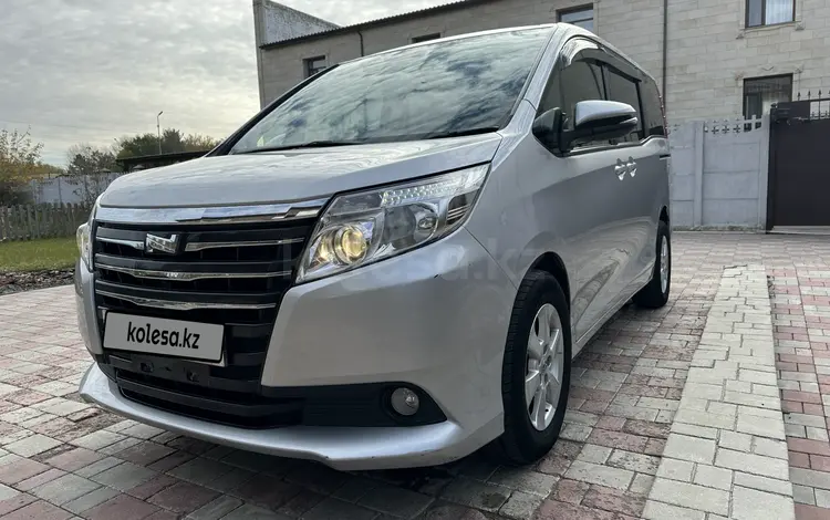 Toyota Noah 2015 годаүшін10 700 000 тг. в Павлодар