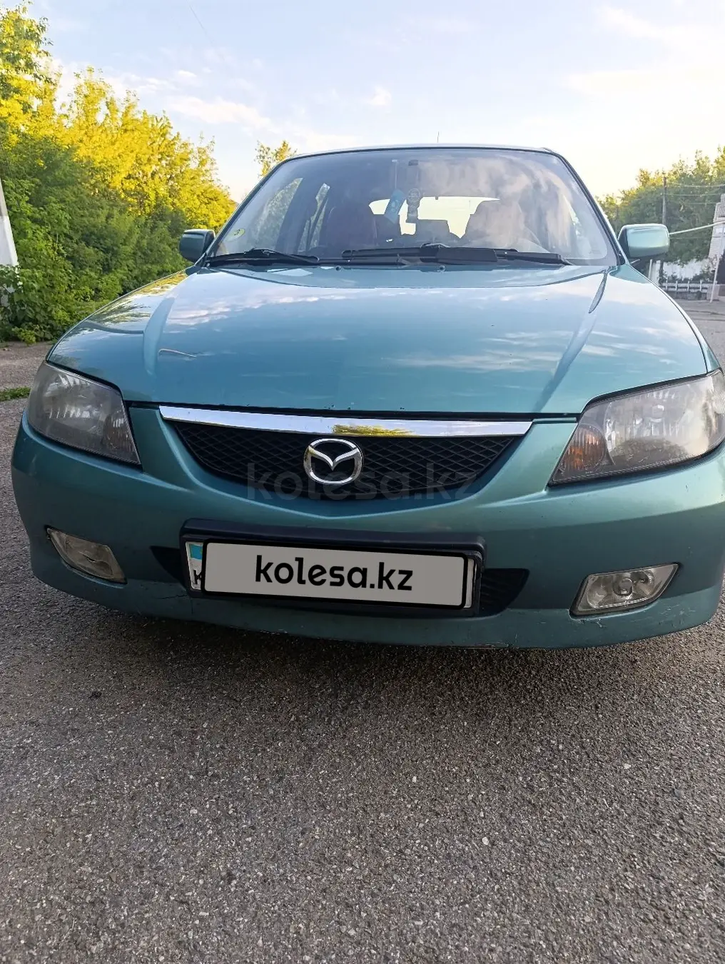 Mazda 323, 2002