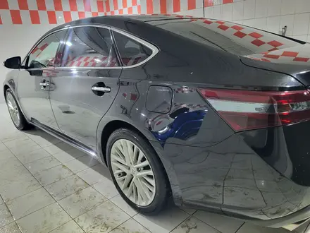 Toyota Avalon 2013 года за 8 500 000 тг. в Атырау