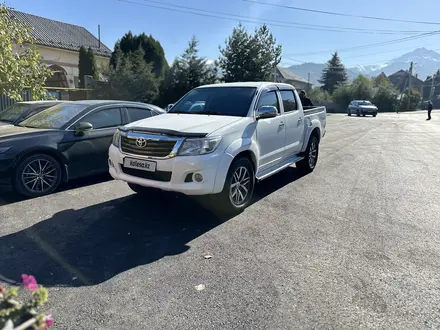 Toyota Hilux 2013 года за 12 000 000 тг. в Алматы