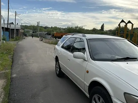 Toyota Camry Gracia 1999 года за 3 000 000 тг. в Алматы – фото 2