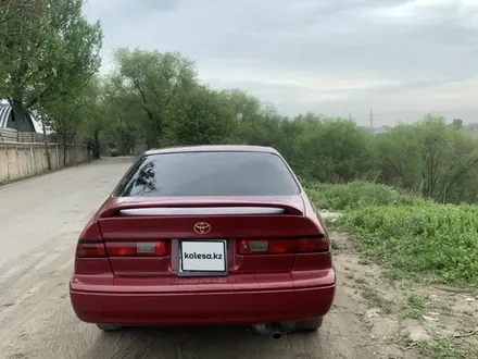 Toyota Camry 1997 года за 2 500 000 тг. в Алматы – фото 3