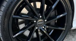 Диски R20 Vossen с летними шинами dunlop за 300 000 тг. в Алматы