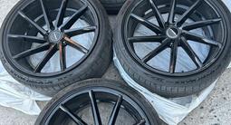 Диски R20 Vossen с летними шинами dunlop за 300 000 тг. в Алматы – фото 3
