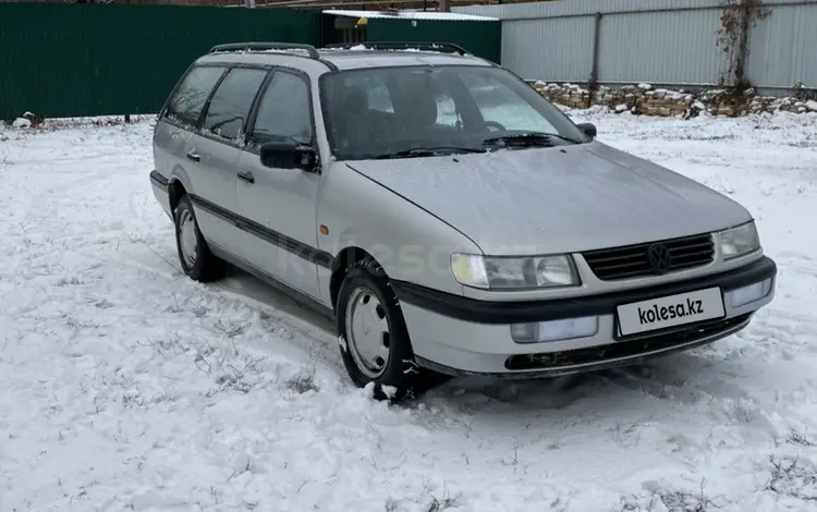 Volkswagen Passat 1993 годаүшін2 300 000 тг. в Уральск