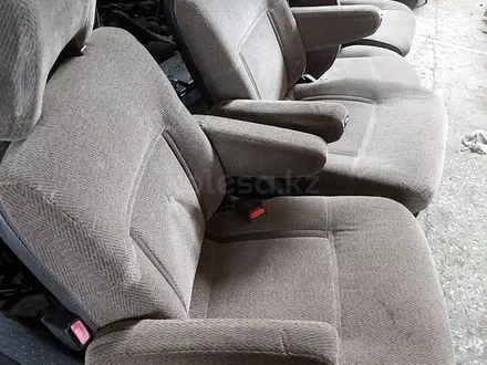 Комплект сидений на Mitsubishi Delica (Квадратная) за 120 000 тг. в Алматы – фото 2
