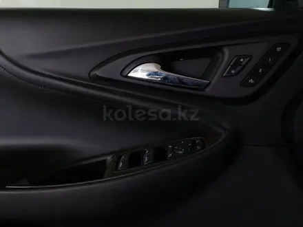 Chevrolet Malibu 2017 года за 4 960 000 тг. в Шымкент – фото 24
