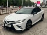 Toyota Camry 2022 года за 11 500 000 тг. в Алматы – фото 3