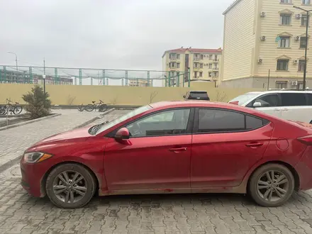 Hyundai Elantra 2017 года за 5 000 000 тг. в Атырау – фото 4