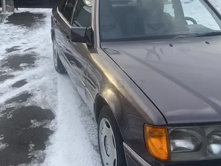 Mercedes-Benz E 230 1991 года за 2 300 000 тг. в Алматы