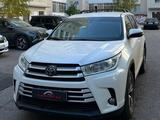 Toyota Highlander 2018 года за 18 500 000 тг. в Астана