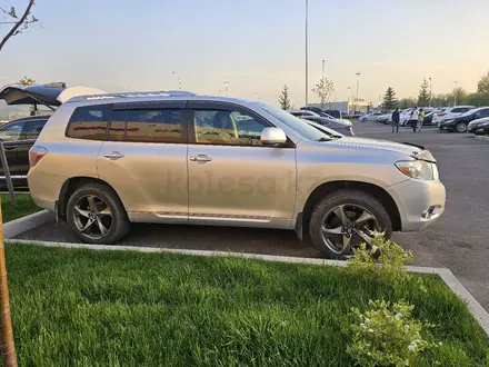 Toyota Highlander 2008 года за 7 000 000 тг. в Алматы
