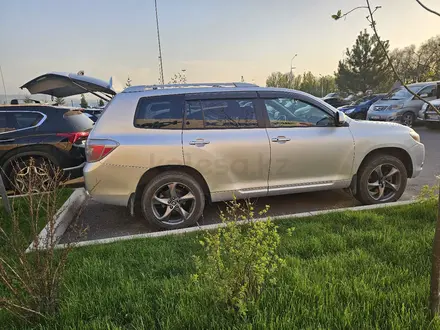 Toyota Highlander 2008 года за 7 000 000 тг. в Алматы – фото 3