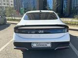 Hyundai Sonata 2024 года за 15 500 000 тг. в Астана – фото 2