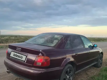 Audi A4 1996 года за 1 500 000 тг. в Караганда – фото 2