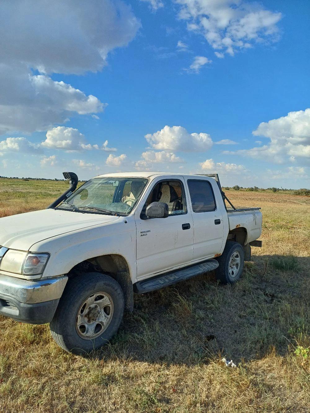 Toyota Hilux 2004 г.