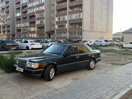 Mercedes-Benz E 200 1991 года за 2 000 000 тг. в Атырау – фото 8