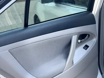 Toyota Camry 2010 года за 5 900 000 тг. в Актобе – фото 13