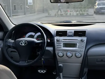 Toyota Camry 2010 года за 5 900 000 тг. в Актобе – фото 23