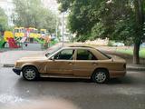 Mercedes-Benz E 200 1995 годаүшін900 000 тг. в Караганда – фото 3