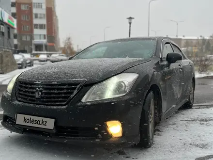 Toyota Crown 2010 года за 4 500 000 тг. в Астана