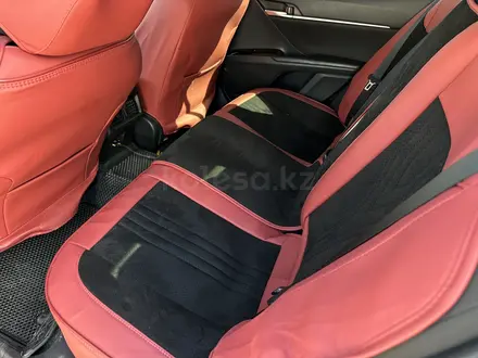 Toyota Camry 2019 года за 11 750 000 тг. в Атырау – фото 9