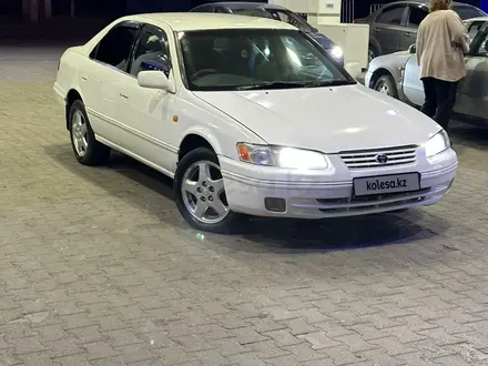 Toyota Camry 1999 года за 3 000 000 тг. в Алматы – фото 2