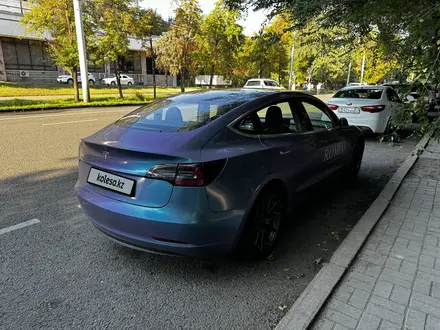 Tesla Model 3 2018 года за 9 700 000 тг. в Алматы – фото 2